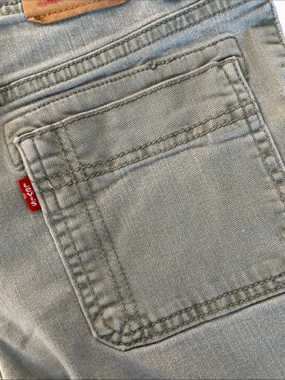 Girls Levi’s Casual Cargo Pants in Olive Green